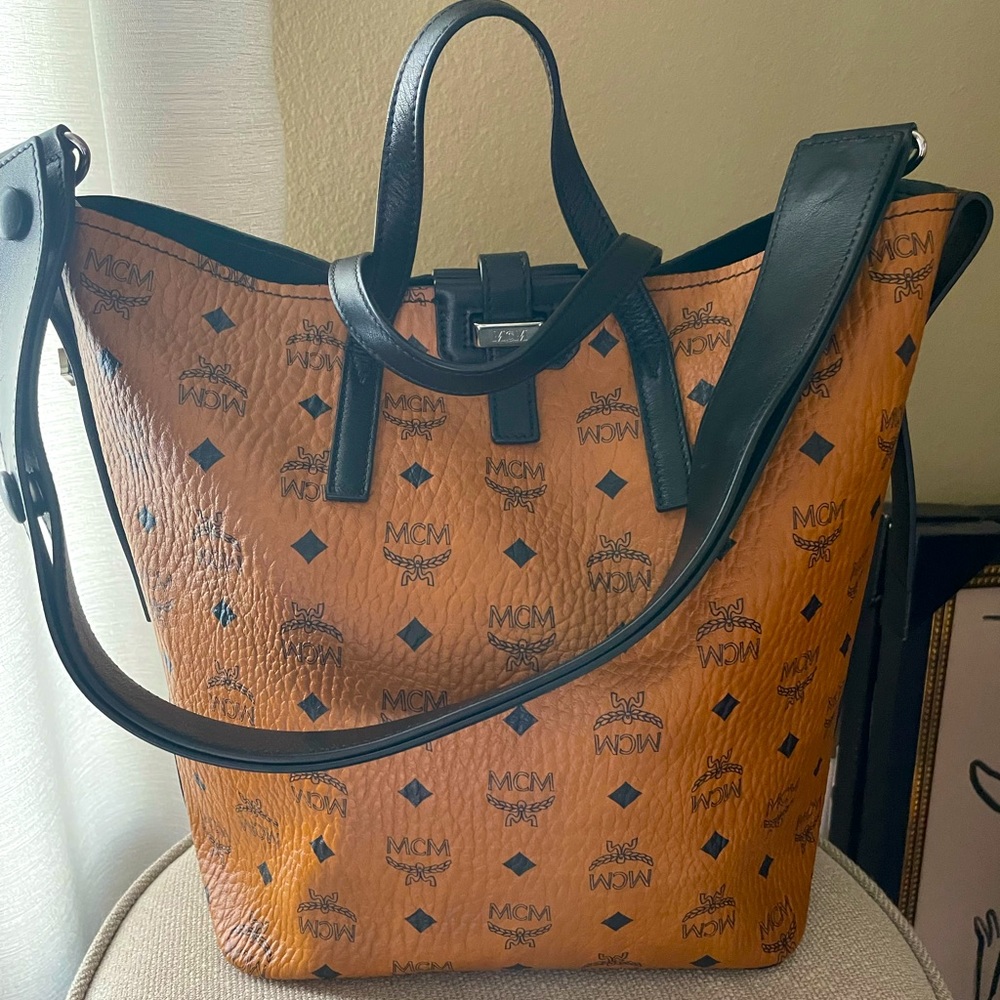 MCM tote/crossbody/sling bag. In great condition!